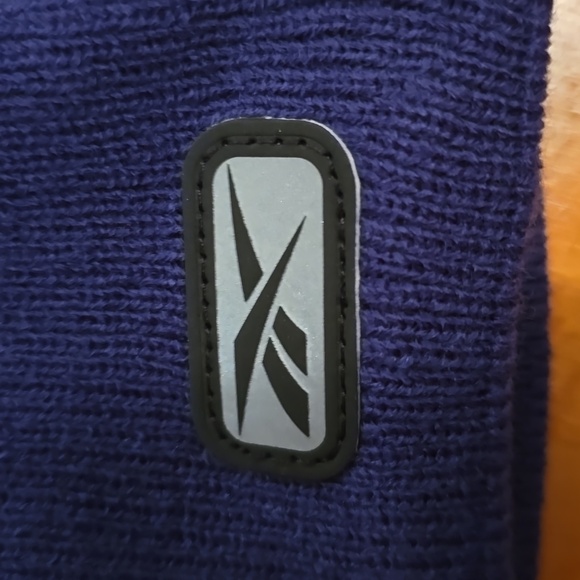 REEBOK BRAND NAVY BLUE COLD WEATHER BEANIE ONE SIZE FITS MOST - Picture 8 of 11